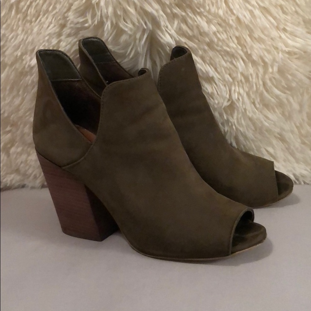 Steve Madden Olive green booties